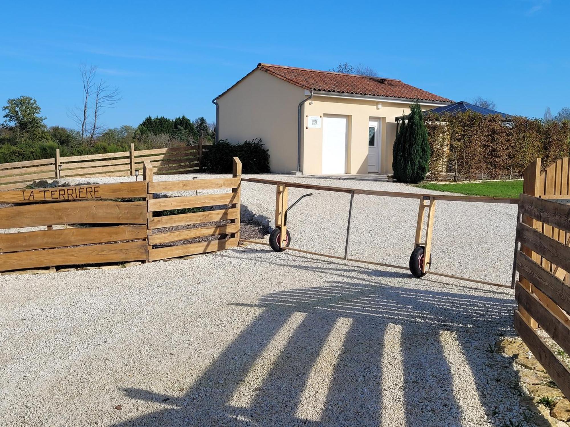 De La Terriere En Dordogne-perigord *